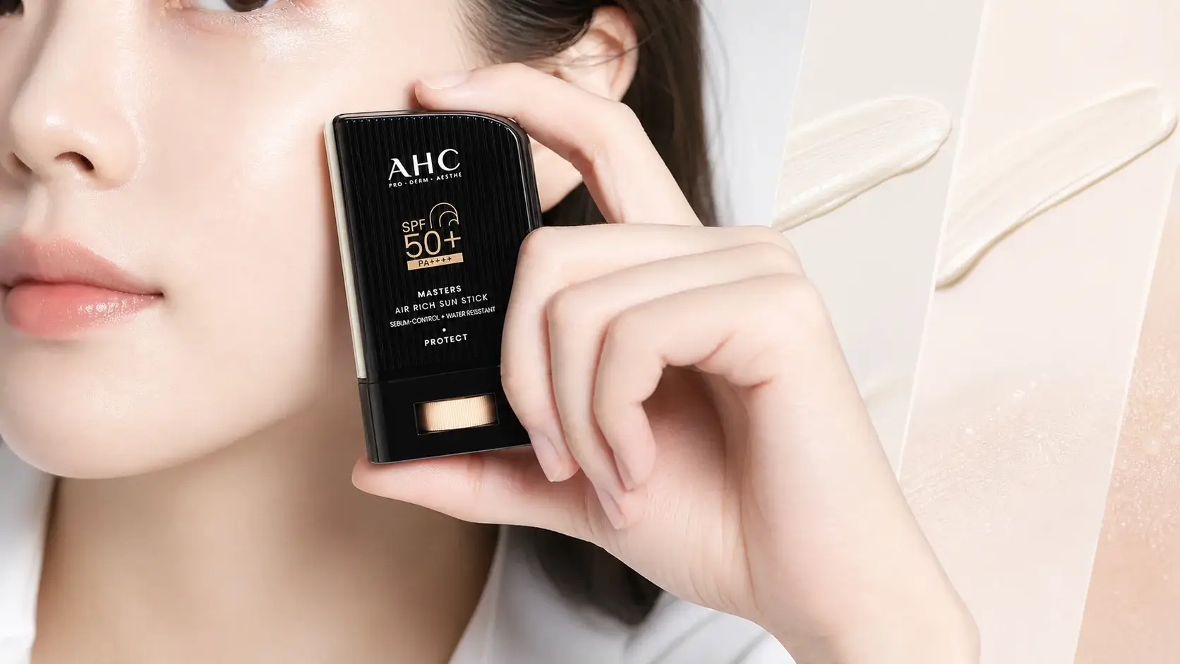 AHC 마스터즈 에어리치 선스틱 구매 전 SPF·PA 체크포인트 7 AHC 마스터즈 에어리치 선스틱 SPF50+ PA++++ 관련 이미지: 피부 타입별 만족도는 사용감에서 갈릴 수 있습니다